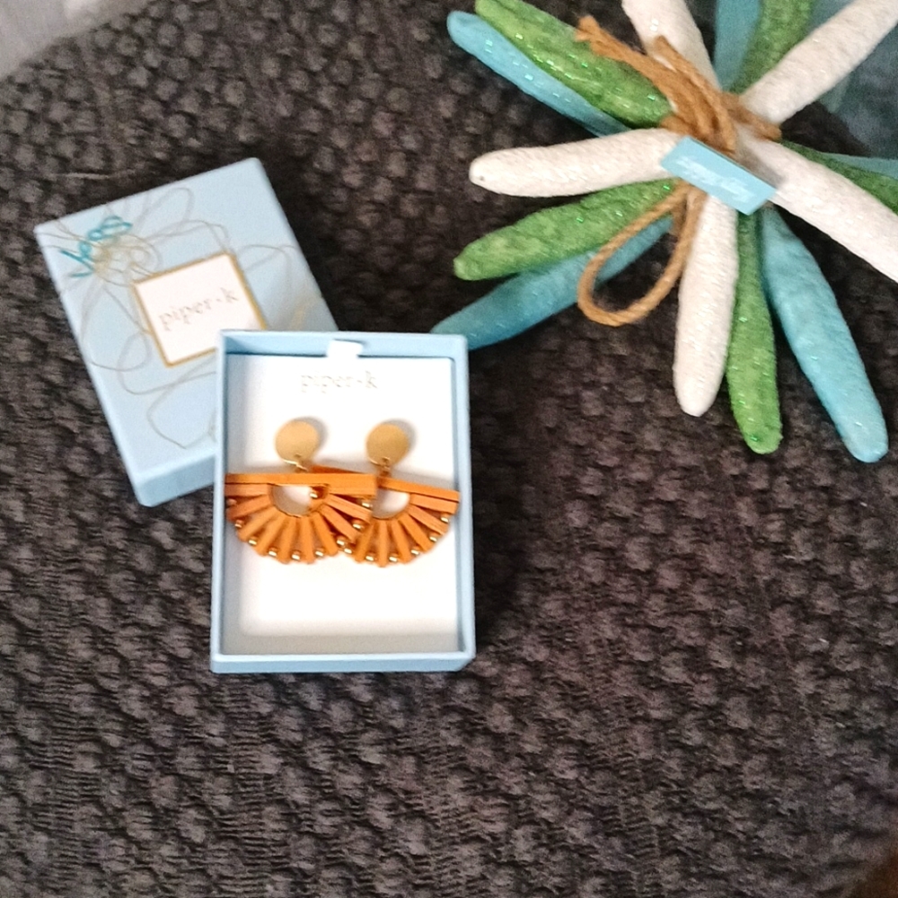 Piper K wooden/gold earrings